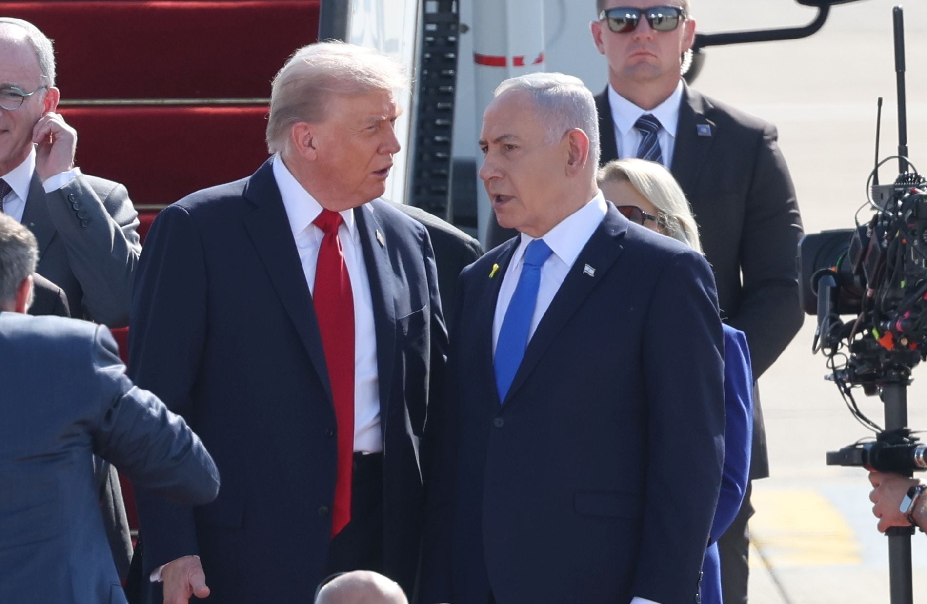 New York Times: Τηλεφώνημα Νετανιάχου στον Τραμπ σταμάτησε την επίθεση στο Ιράν