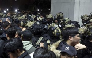 Νότια Κορέα: Ποινή κάθειρξης 23 ετών επιβλήθηκε στον πρώην πρωθυπουργό Χαν για την κήρυξη στρατιωτικού νόμου