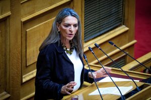 Π. Πέρκα στο ΕΡΤnews Radio 105,8 για Ιράν: Στηρίζουμε τα κινήματα των πολιτών καταγγέλλοντας το θεοκρατικό καθεστώς, όχι όμως να το εκμεταλλευτεί ο νέος σερίφης