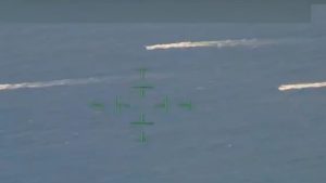 Ο πρόεδρος της Κολομβίας υπέδειξε θαλάσσια περιοχή όπου θα μπορούσαν να βρίσκονται επιζήσαντες ταχύπλοων που βομβαρδίστηκαν από τις ΗΠΑ