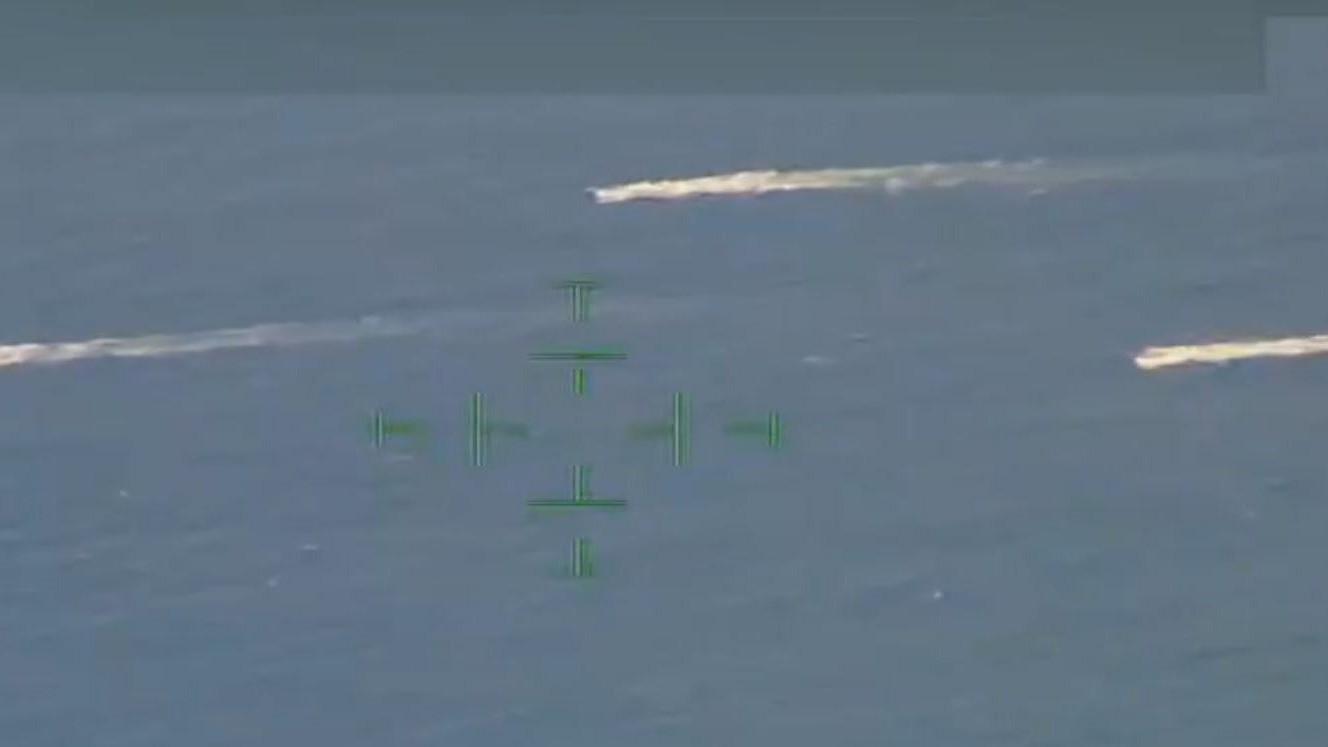 Ο πρόεδρος της Κολομβίας υπέδειξε θαλάσσια περιοχή όπου θα μπορούσαν να βρίσκονται επιζήσαντες ταχύπλοων που βομβαρδίστηκαν από τις ΗΠΑ