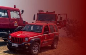 Ξέσπασε φωτιά σε αποθήκες επιχείρησης στο Κορωπί