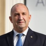 Ο Ρούμεν Ράντεφ παρέδωσε την προεδρία της Βουλγαρίας στην Ιλιάνα Γιότοβα