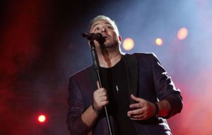 Γιατί ο Αντώνης Ρέμος αναβάλλει τις εμφανίσεις του με τον Χρήστο Μάστορα