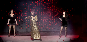 «Αυτή η νύχτα μένει»: Συνεχίζεται η επιτυχημένη παράσταση