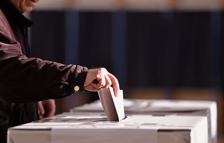 Δημοσκόπηση Mega: Στo 16% η διαφορά της ΝΔ με το ΠΑΣΟΚ