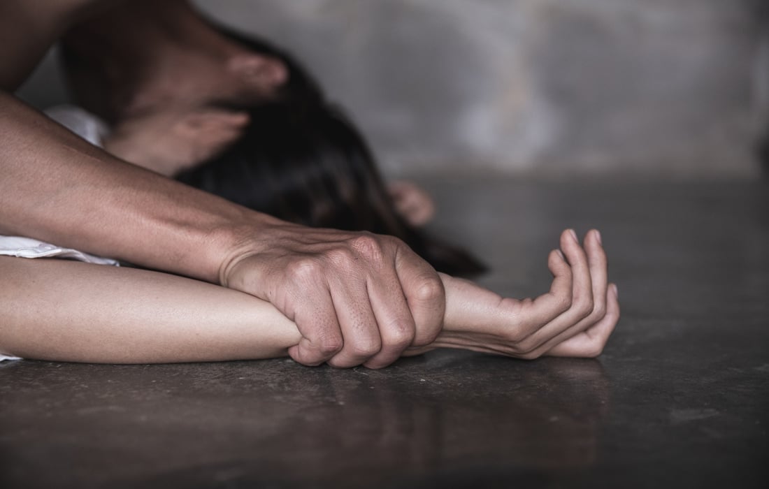 Χειροπέδες σε 27χρονο μετά από καταγγελία της πρώην συντρόφου του για βιασμό και revenge porn