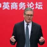 Διχασμένος ο βρετανικός Τύπος για την επίσκεψη Στάρμερ στην Κίνα
