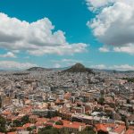 Επιστροφή δύο ενοικίων και φρένο στα Airbnb στα μέτρα για το στεγαστικό