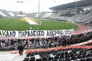 Στο αεροδρόμιο «Μακεδονία» οι επτά σοροί: Συνοδεία συγγενών και φιλάθλων του ΠΑΟΚ μεταφέρονται στην Τούμπα - ertnews.gr