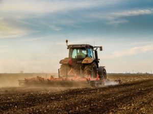 «Λεφτά υπάρχουν!» και η Κομισιόν ανοίγει νωρίτερα τα ταμεία της ΚΑΠ