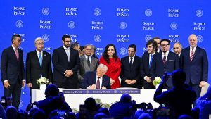 Το νέο Συμβούλιο Ειρήνης παρουσίασε ο Τραμπ στο Νταβός