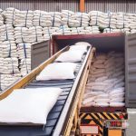 Η ΕΕ εξετάζει να περιορίσει τις αδασμολόγητες εισαγωγές ζάχαρης, αντιδρούν οι μεταποιητές