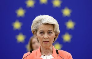 Ούρσουλα φον ντερ Λάιεν: ΕΕ και Βρετανία δεσμεύονται για την κυριαρχία της Δανίας και της Γροιλανδίας