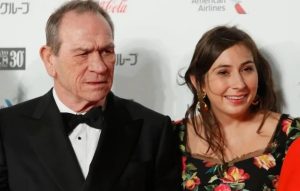 Νεκρή βρέθηκε μέσα σε δωμάτιο ξενοδοχείου η κόρη του διάσημου ηθοποιού Τόμι Λι Τζόουνς