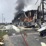 Tραγωδία από τη φωτιά στην μπισκοτοβιομηχανία «Βιολάντα» στα Τρίκαλα: Βρέθηκαν τρεις απανθρακωμένες σοροί, αγνοούνται ακόμη δύο εργαζόμενες