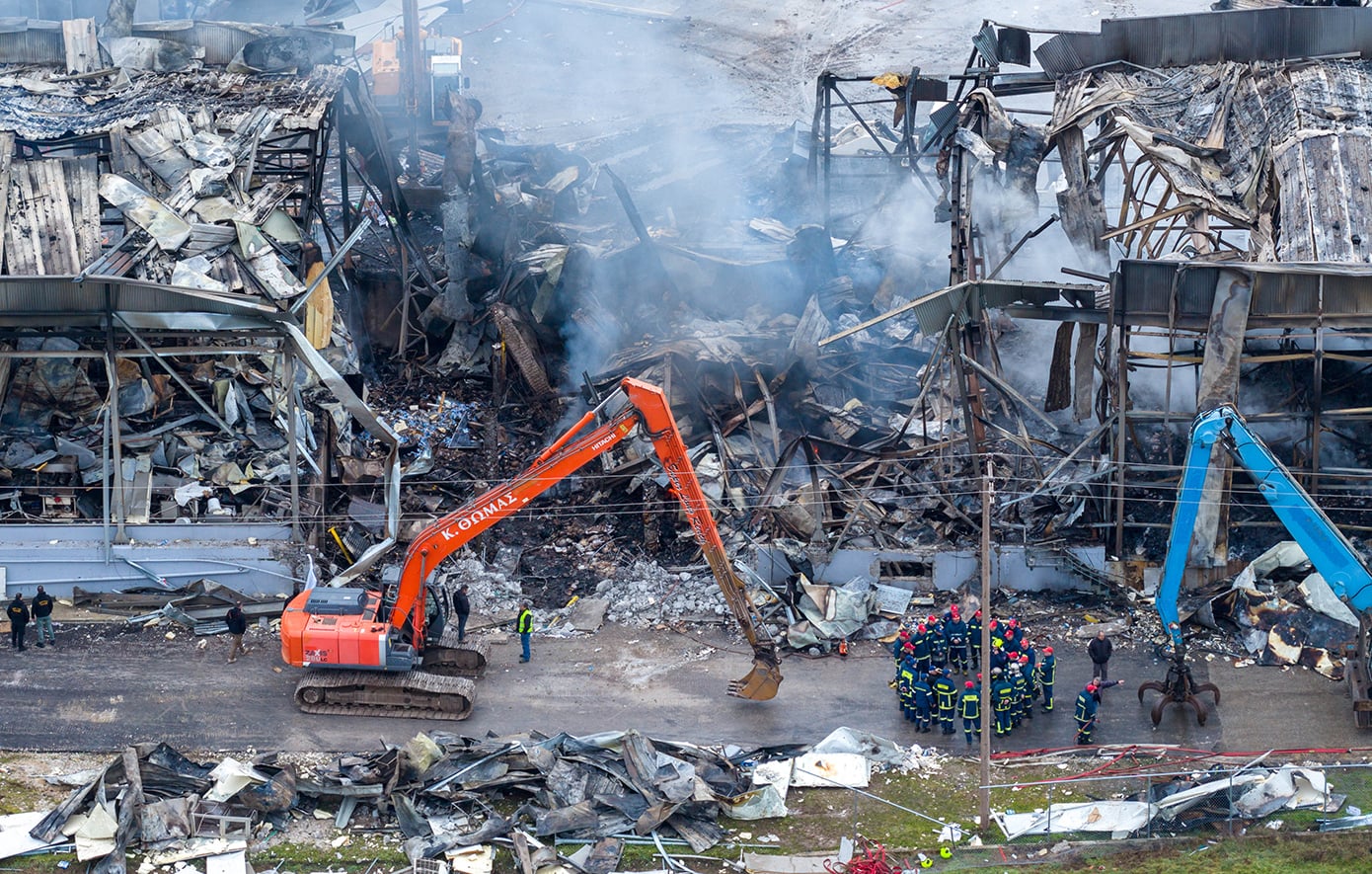 Στην εισαγγελέα οδηγούνται ο ιδιοκτήτης και δύο στελέχη της μπισκοτοβιομηχανίας στα Τρίκαλα – Φωτογραφία ντοκουμέντο από τη διαρροή προπανίου