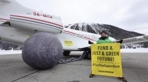 Davos: Μία πτήση με ιδιωτικό τζετ για κάθε τέσσερις συμμετέχοντες