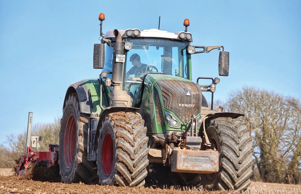 Αγορά τρακτέρ, εξοπλισμού  και νέες φυτεύσεις µε 50%  επιδότηση στον Αναπτυξιακό