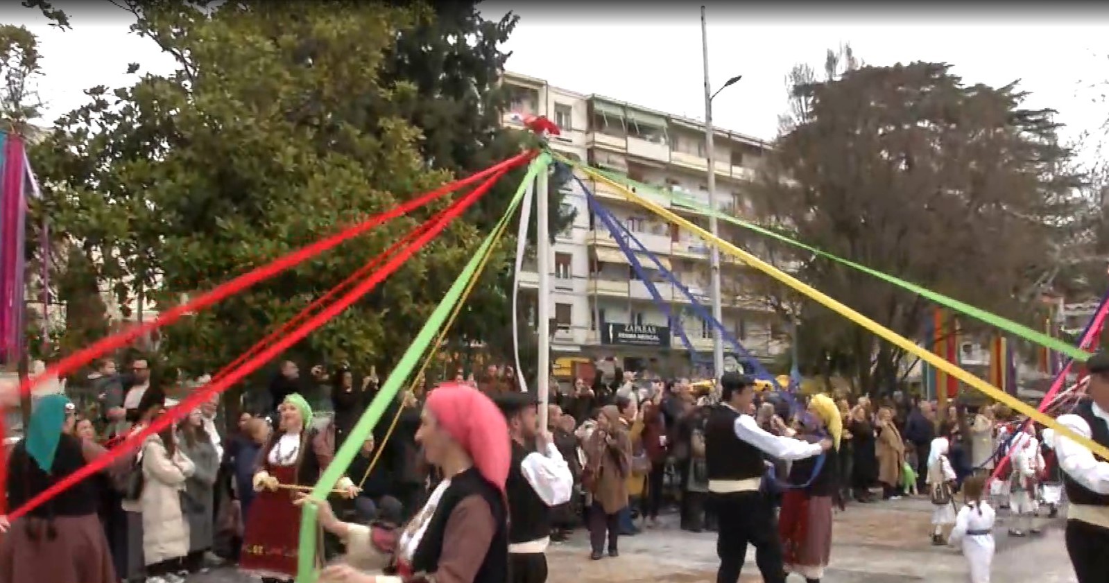 Σέρρες: Αναβίωσε το γαϊτανάκι- Όταν η παράδοση γίνεται γιορτή