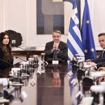 Από τις υπογραφές με ενεργειακούς κολοσσούς στο πολιτικό δίλημμα της κυβέρνησης: Σταθερότητα ή πειραματισμοί - ertnews.gr