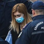 Ρούλα Πισπιρίγκου: Με μπαστούνι και κουτσαίνοντας εμφανίστηκε στο Εφετείο