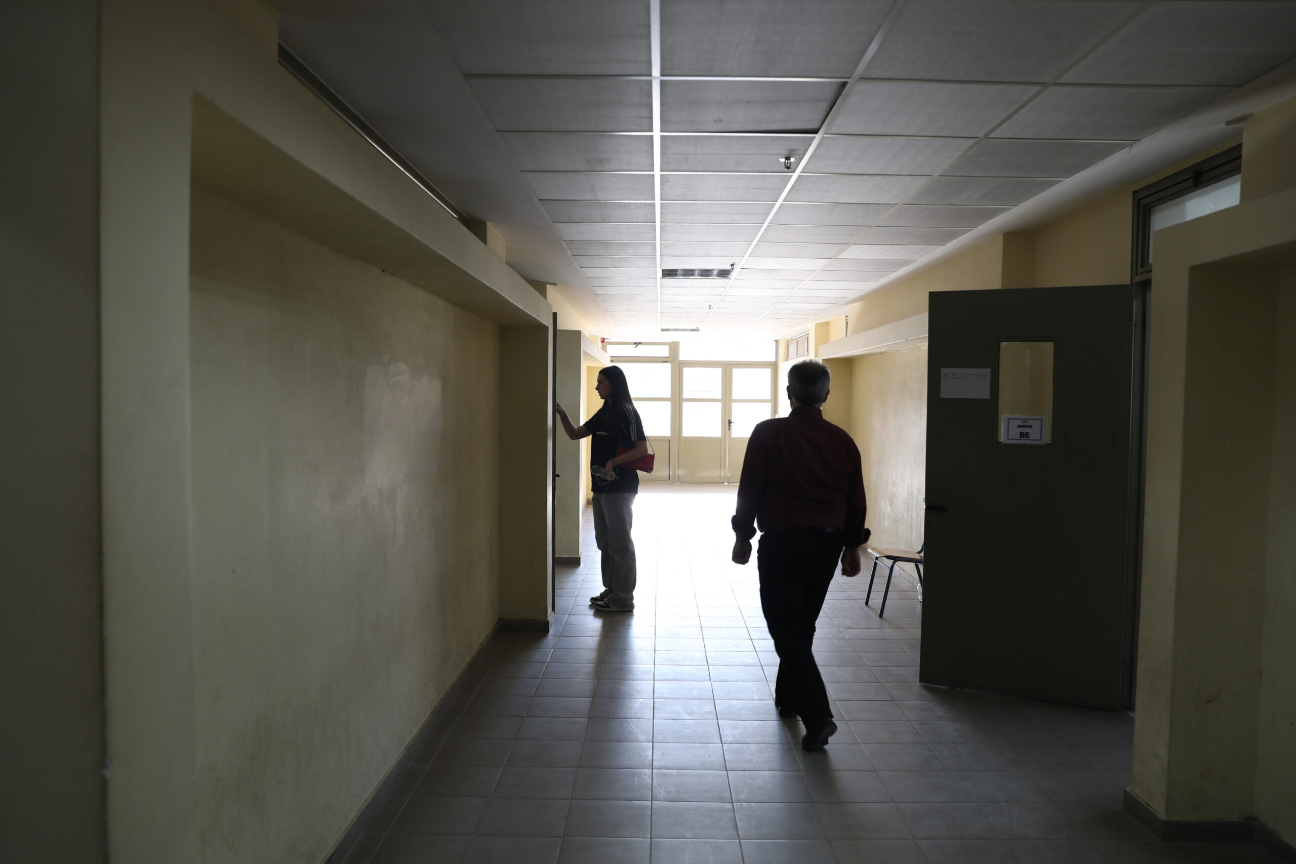 Eπίθεση από εξωσχολικό δέχτηκε καθηγητής μέσα σε λύκειο των Χανίων - ertnews.gr