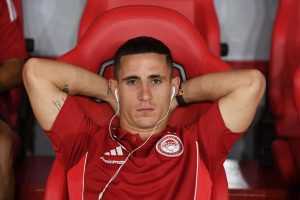 Μια αγωνιστική στην εξέδρα στον Ποντένσε για την ομπρέλα στους οπαδούς της ΑΕΚ