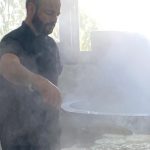 Ο μύθος γίνεται γεύση με σεβασμό στην παράδοση στα προϊόντα του τυροκομείου Zeus Caven - Τυροκόμος