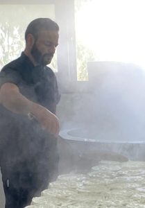 Ο μύθος γίνεται γεύση με σεβασμό στην παράδοση στα προϊόντα του τυροκομείου Zeus Caven - Τυροκόμος