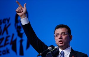 Ο φυλακισμένος δήμαρχος της Κωνσταντινούπολης Ιμάμογλου προκαλεί τον Ερντογάν να προκηρύξει πρόωρες εκλογές τώρα