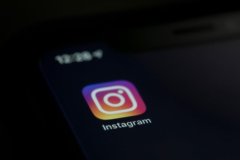 Το Instagram θα ενημερώνει τους γονείς αν το παιδί τους εμφανίζει αυτοκτονικές τάσεις