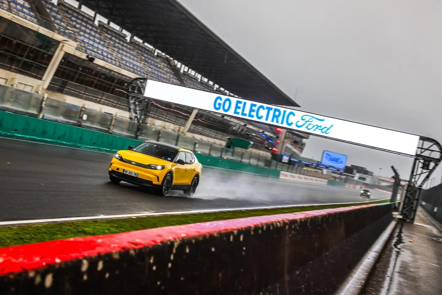 H Ford έφερε το παρόν και μέλλον της ηλεκτρικής κινητικότητας στην θρυλική πίστα του Le Mans