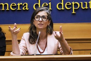 Ο Γιώργος Λάνθιμος και πάνω από 100 διεθνείς προσωπικότητες στηρίζουν την εισηγήτρια του ΟΗΕ για το Παλαιστινιακό