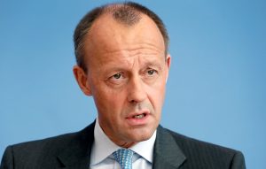 Μερτς: Μόνο η στρατιωτική ή η οικονομική εξάντληση της Ρωσίας θα φέρει το τέλος του πολέμου στην Ουκρανία