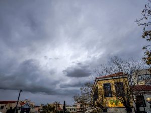 Κόκκινος συναγερμός σε Ηλεία και Αχαία για πλημμυρικά φαινόμενα - Απαγόρευση απόπλου από Ραφήνα