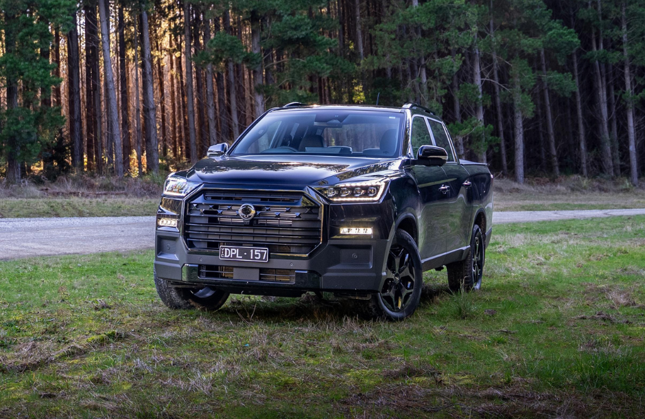 Επιβλητικά και ασταμάτητα τα κορυφαία διπλοκάμπινα pick-up KGM Musso Grand