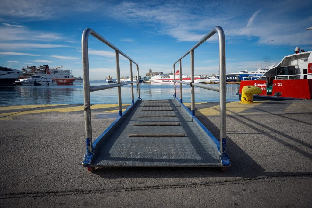 Πλοία: Δεμένα στο Πειραιά λόγω απεργίας