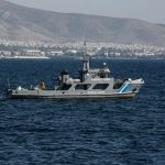 Σώοι στη στεριά μεταφέρθηκαν οι τέσσερις ημεδαποί μετά την προσάραξη θαλαμηγού στην Ελαφόνησο