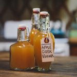 Tεστάρει ιδέες για κανόνες επισήμανσης μηλίτη η Κομισιόν