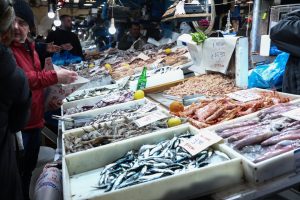 Σαρακοστιανό τραπέζι: Ελέγχοι και αυξήσεις τιμών