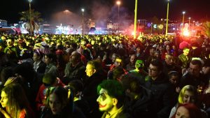 Πάτρα - Καρναβάλι: Χτύπησαν ζευγάρι στη μέση του δρόμου σε οπαδική «ενέδρα»