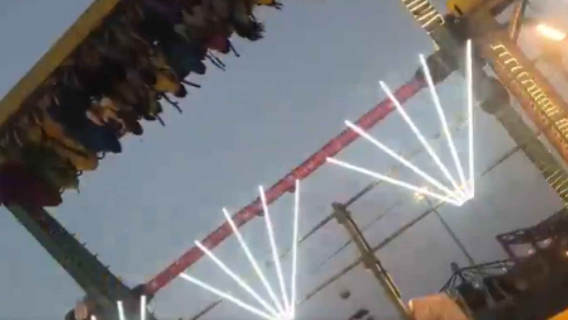 Ινδία: Φρικτό δυστύχημα σε λούνα παρκ