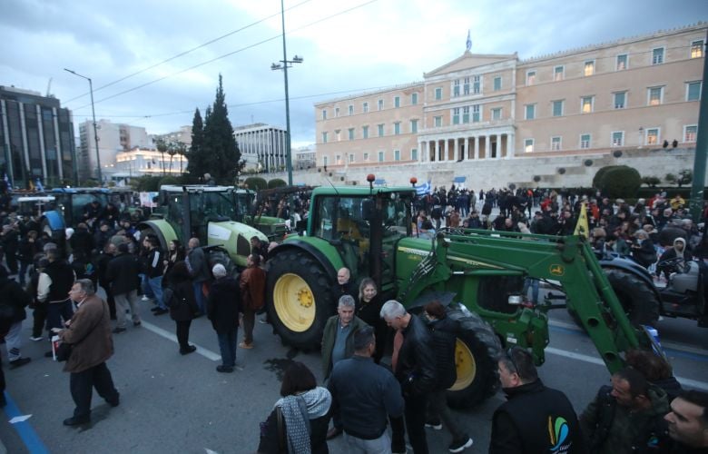 «Η κυβέρνηση δεν θα έχει καλά ξεμπερδέματα με εμάς αν δεν ικανοποιήσει τα αιτήματά μας», λένε οι αγρότες