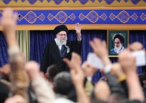 Θρίλερ με τον Χαμενεΐ: Πληροφορίες για τον θάνατό του και πανηγυρισμοί σε Ισραήλ και Τεχεράνη