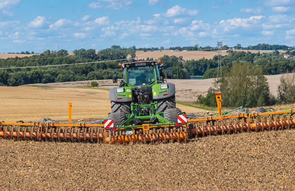 Κλείνουν τα 25 χρόνια οι δισκοσβάρνες Catros της Amazone