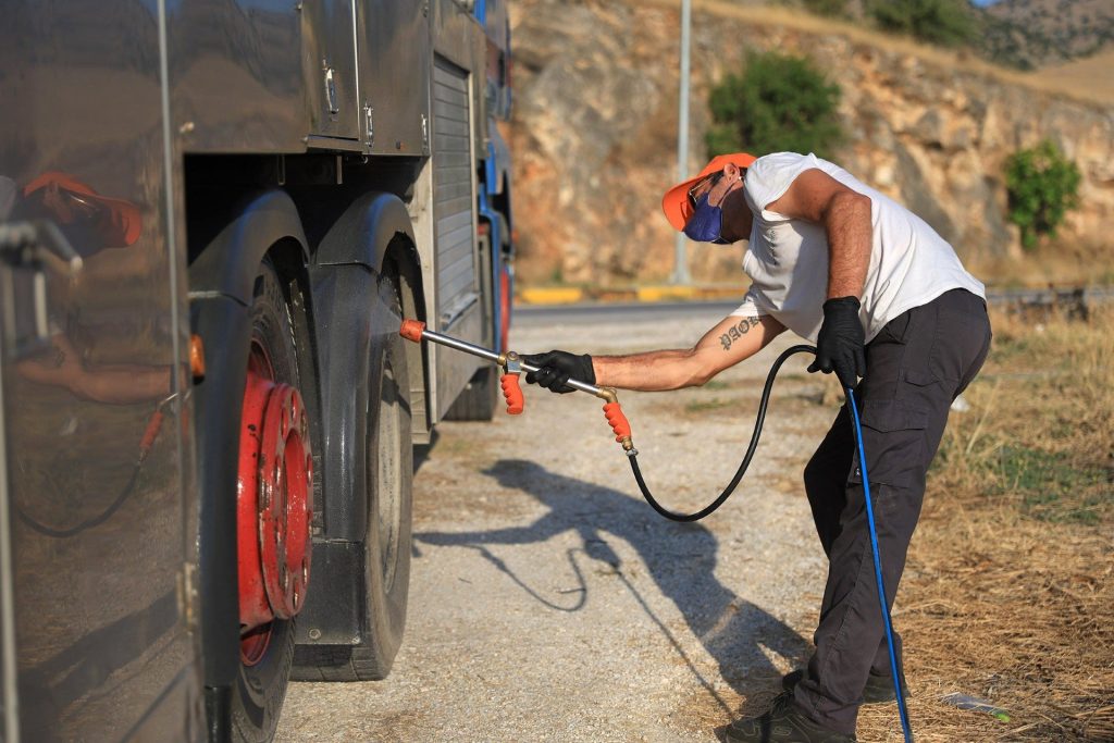 Επαναλειτουργούν απολυμαντικοί σταθμοί κατά ευλογιάς στη Θεσσαλία