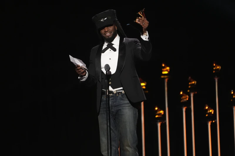 Βραβεία Grammy: Η τελετή απονομής 86 βραβείων σε ζωντανή τηλεοπτική μετάδοση