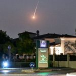 Συναγερμός στο Ντουμπάι: Διαδοχικές εκρήξεις από αναχαίτιση πυραύλων – Χτυπήθηκε το Palm Island