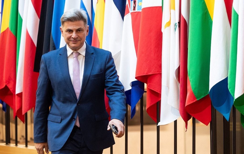 Η Ούρσουλα φον ντερ Λάιεν δικαιώνει τον Φαραντούρη για τη Συρία